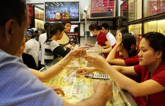 Giảm liên tiếp, giá vàng trong nước thiết lập "đáy" mới trong năm 2018 ảnh 1