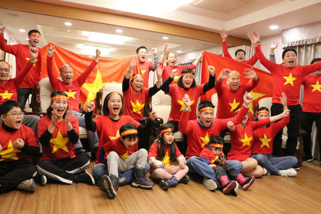 Cảm xúc của người hâm mộ tại quê hương huấn luyện viên Park Hang-seo ảnh 1