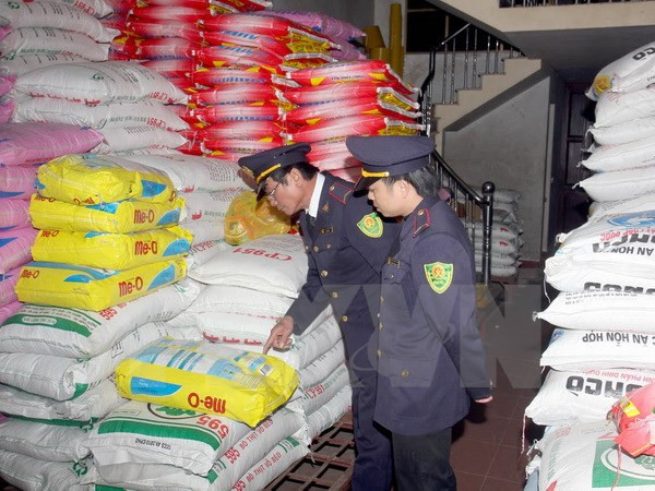 Phát hiện nhiều cơ sở kinh doanh thức ăn chăn nuôi kém chất lượng ảnh 1