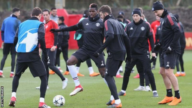 Trận đấu Sevilla-Manchester United: Chờ câu trả lời của M.U ảnh 1