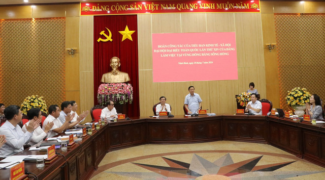 Quang cảnh hội nghị. (Ảnh: Hải Yến/TTXVN) ttxvn_tieu ban kinh te xa hoi 2.jpg