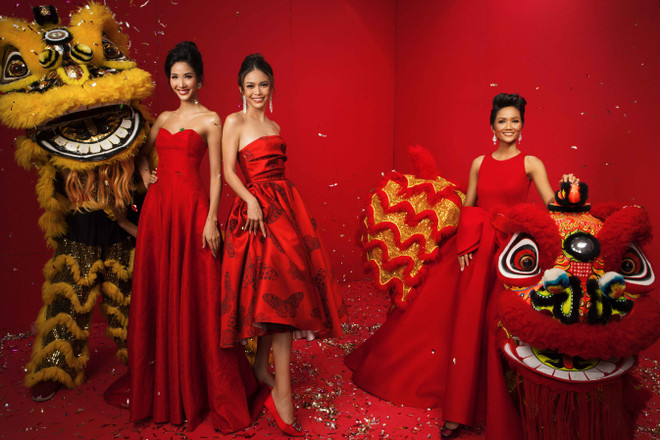 Top 3 Hoa hậu Hoàn vũ Việt Nam 2017 'đỏ rực' mừng Xuân mới ảnh 1