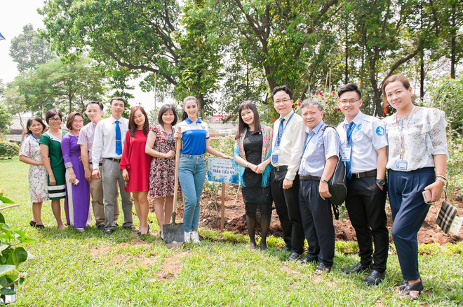 Ngày đầu tiên đến trường đại học của Hoa hậu Trần Tiểu Vy ảnh 14