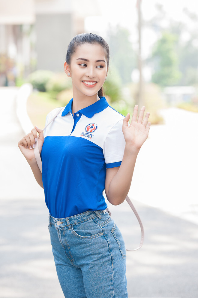 Ngày đầu tiên đến trường đại học của Hoa hậu Trần Tiểu Vy ảnh 16