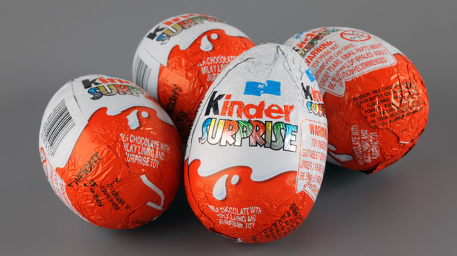 Thu hồi trứng chocolate Kinder Surprise do nghi nhiễm khuẩn salmonella ảnh 1
