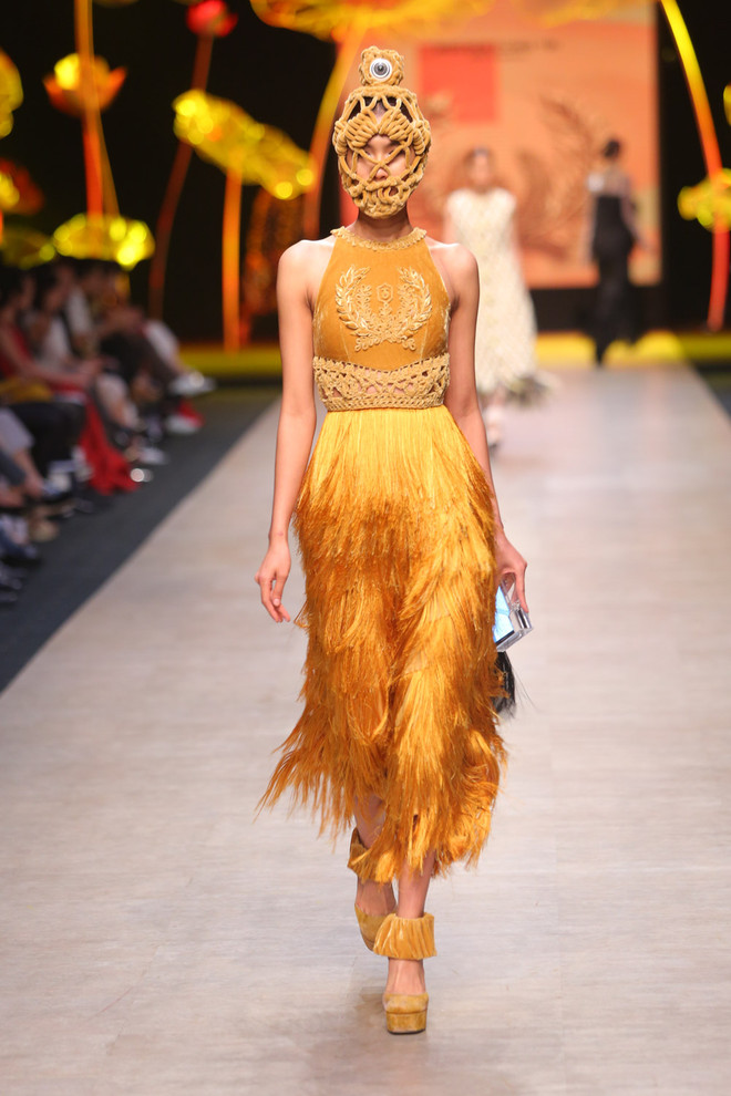 Giới mộ điệu thời trang ngất ngây với bộ sưu tập "Lúa" của Công Trí ảnh 25