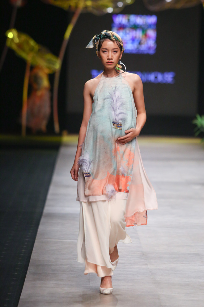 Nhà thiết kế Thủy Nguyễn gây bão với bộ sưu tập cho bà bầu độc đáo ảnh 21