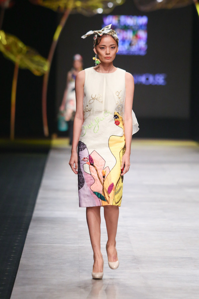 Nhà thiết kế Thủy Nguyễn gây bão với bộ sưu tập cho bà bầu độc đáo ảnh 13