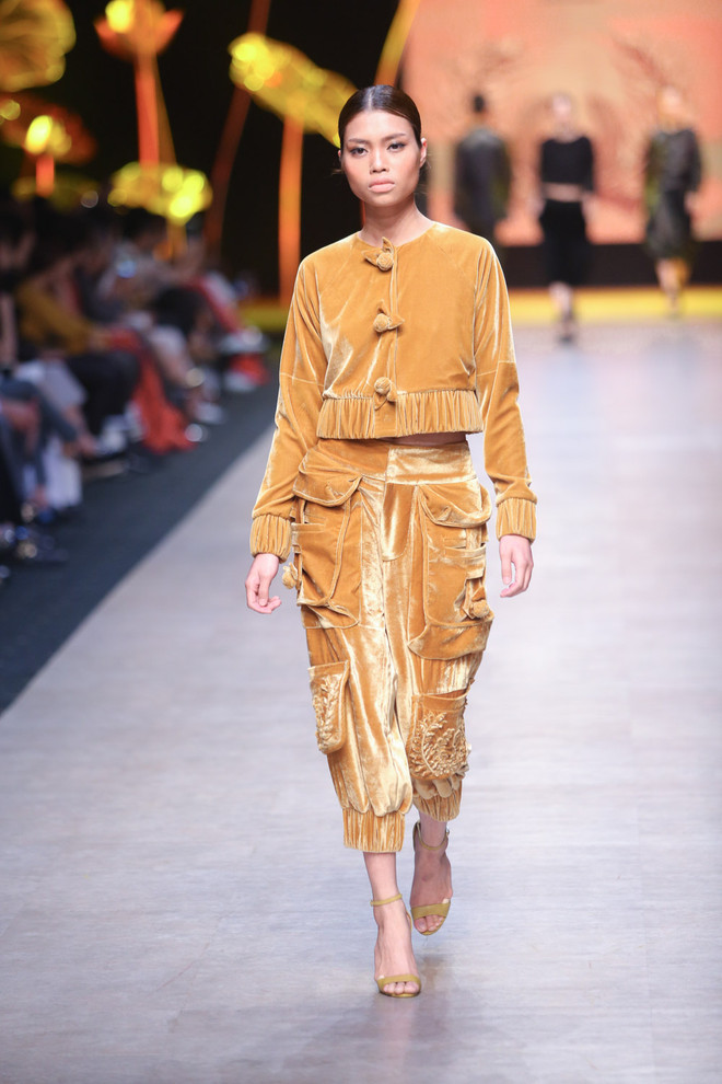 Giới mộ điệu thời trang ngất ngây với bộ sưu tập "Lúa" của Công Trí ảnh 11