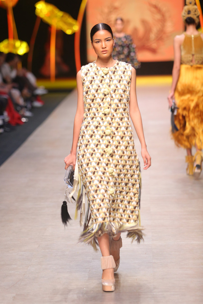 Giới mộ điệu thời trang ngất ngây với bộ sưu tập "Lúa" của Công Trí ảnh 27