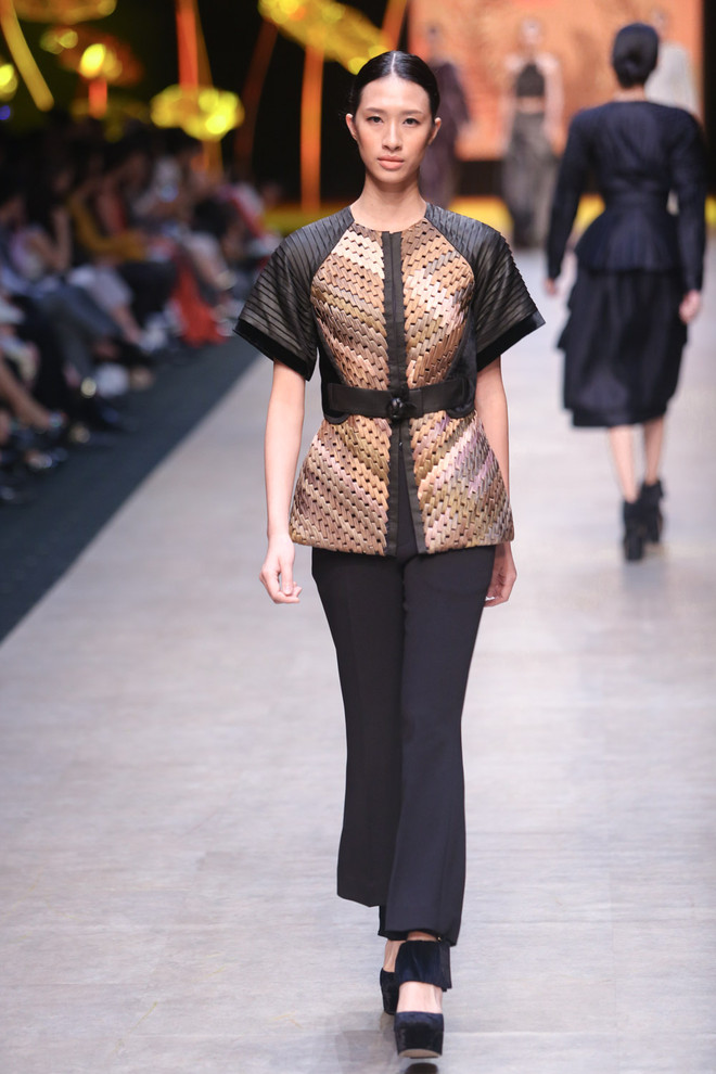 Giới mộ điệu thời trang ngất ngây với bộ sưu tập "Lúa" của Công Trí ảnh 16