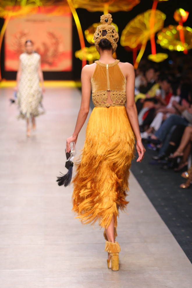 Giới mộ điệu thời trang ngất ngây với bộ sưu tập "Lúa" của Công Trí ảnh 26