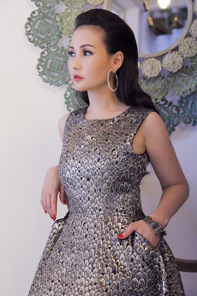 Hoa hậu quý bà Sương Đặng sexy với thiết kế dạ hội cut-out táo bạo ảnh 4