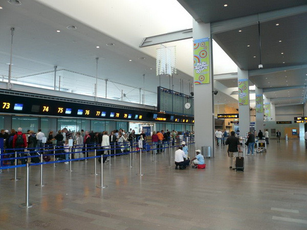 Thụy Điển sơ tán sân bay ở Stockholm do dọa đánh bom ảnh 1