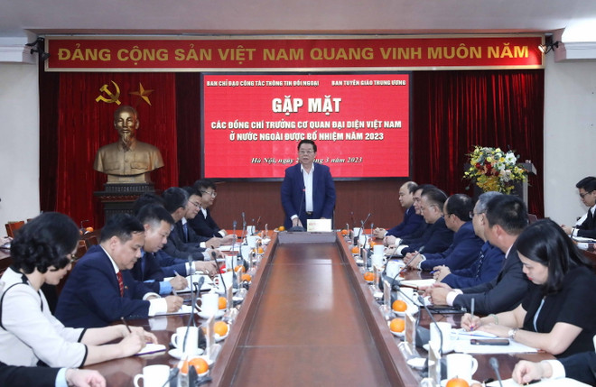 Trưởng Ban Tuyên giáo TW gặp mặt các trưởng cơ quan đại diện Việt Nam ảnh 2