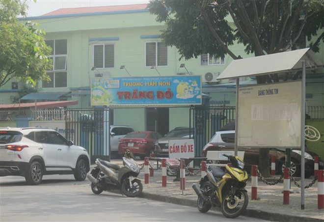 'Chiến dịch' giành lại vỉa hè: Nhiều nơi phớt lờ, ngang nhiên vi phạm ảnh 2