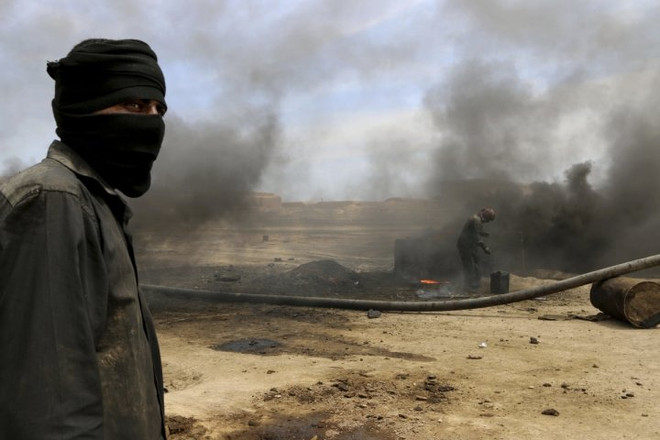 Các tay súng IS chiếm giếng khí đốt chính ở khu vực miền Đông Syria ảnh 1