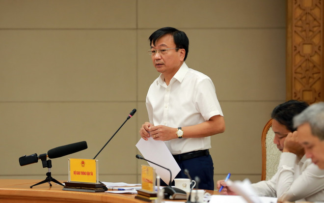 Thứ trưởng Bộ Giao thông Vận tải Nguyễn Danh Huy phát biểu tại cuộc họp. (Ảnh: Diệp Trương/TTXVN) ttxvn_thu truong giao thong nguyen danh huy.jpg