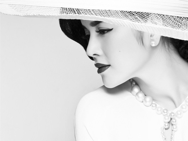 Lý Nhã Kỳ mang áo dài Việt Nam tới triển lãm thời trang tại Pháp ảnh 1