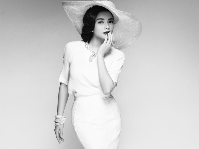 Lý Nhã Kỳ mang áo dài Việt Nam tới triển lãm thời trang tại Pháp ảnh 2