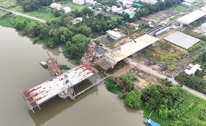 ttxvn_Cau binh goi.jpg