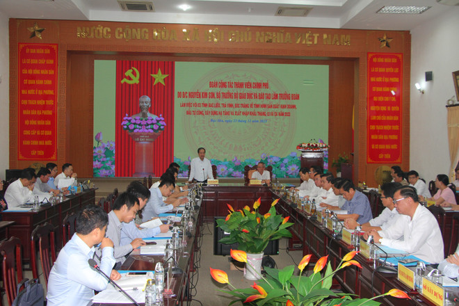 vna-potal-doan-cong-tac-thanh-vien-chinh-phu-lam-viec-tai-bac-lieu-7143795-8288.jpg