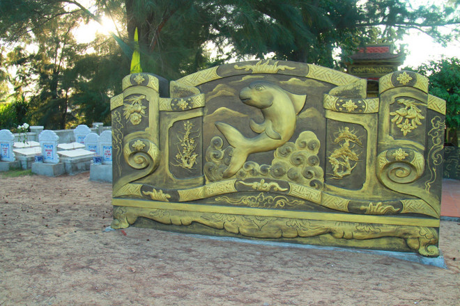 Quảng Bình: Nghĩa địa cá voi linh thiêng bên bờ biển Cảnh Dương ảnh 2