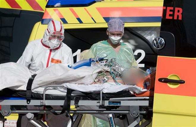 Dịch COVID-19 thách thức khả năng xử lý khủng hoảng của Khối G7 ảnh 2