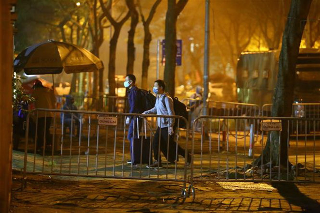 Hà Nội rà soát, ngăn chặn nguồn lây COVID-19 từ người nhập cảnh ảnh 1