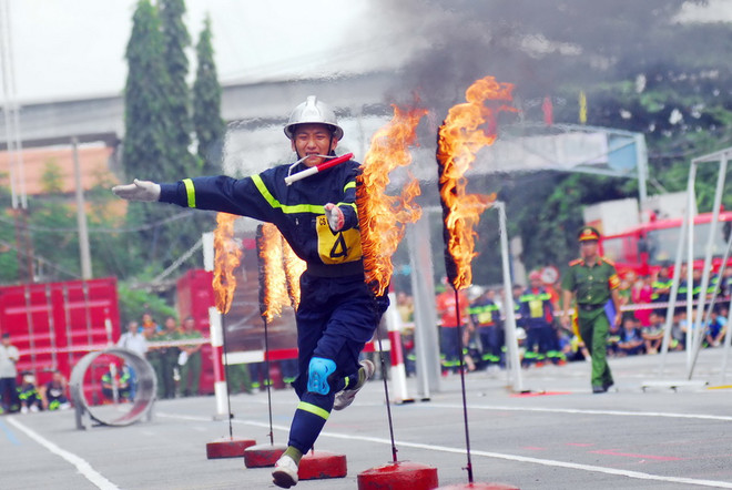 Giới thiệu các sản phẩm tiên tiến trong lĩnh vực chữa cháy, cứu hộ ảnh 1