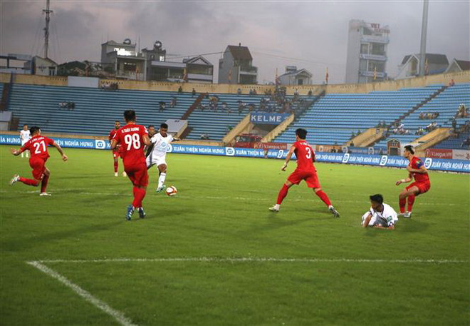 Thắng Thép Xanh Nam Định, Câu lạc bộ Công an Hà Nội vươn lên đầu bảng ảnh 1
