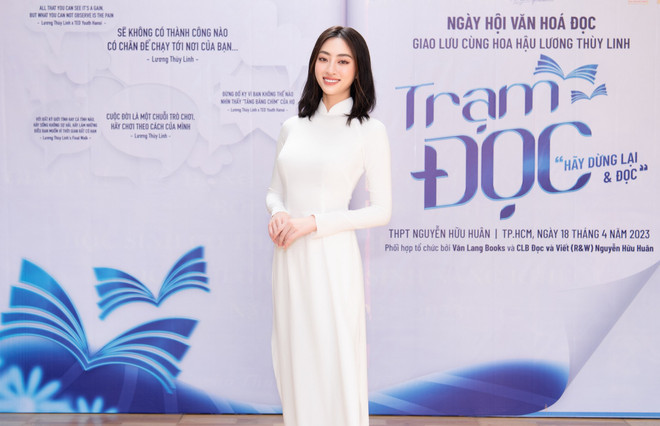 Hoa hậu cũng vừa nhận nhiệm vụ giảng viên trợ giảng tại trường Đại học Đại Nam. (Ảnh: CTV/Vietnam+) Hoa hậu Lương Thùy Linh truyền cảm hứng đọc sách cho giới trẻ ảnh 1
