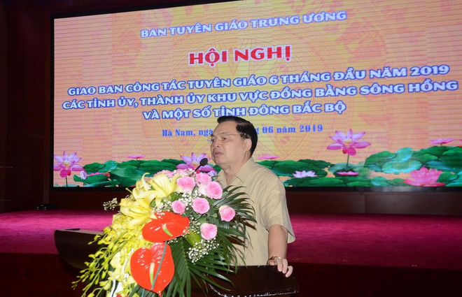 Ông Lê Mạnh Hùng, Phó trưởng Ban Tuyên giáo Trung ương phát biểu kết luận hội nghị. (Ảnh: Nguyễn Chinh/TTXVN) Nắm bắt dư luận, không để phát sinh 'điểm nóng' về tư tưởng chính trị ảnh 2