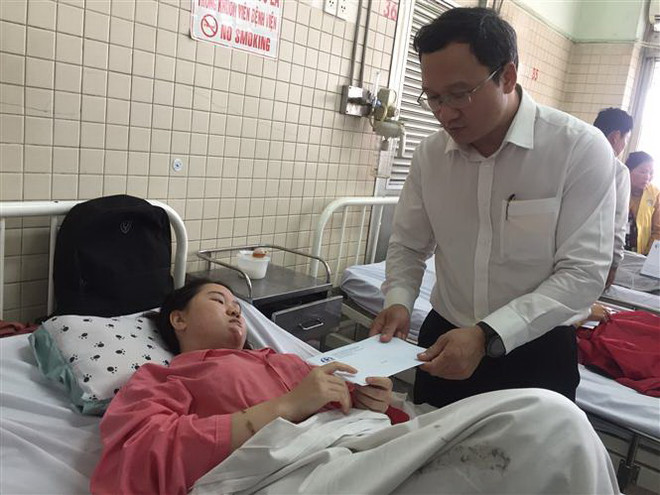 Tai nạn thảm khốc ở Long An: Khởi tố vụ án, tạm giữ lái xe đầu kéo ảnh 1