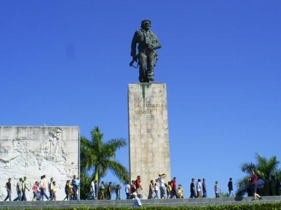 Tượng đài Che Guevara - điểm du lịch hấp dẫn tại đất nước Cuba ảnh 1
