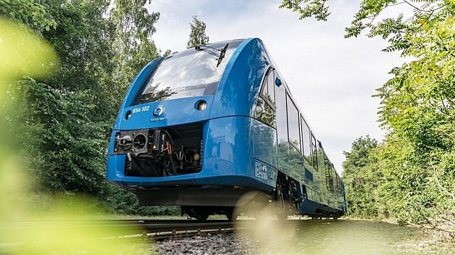Tàu hỏa chạy bằng khí Hydro xanh(Nguồn:AFP) Công ty Đường sắt Đức thử nghiệm tàu chạy bằng hydro 'xanh' ảnh 1