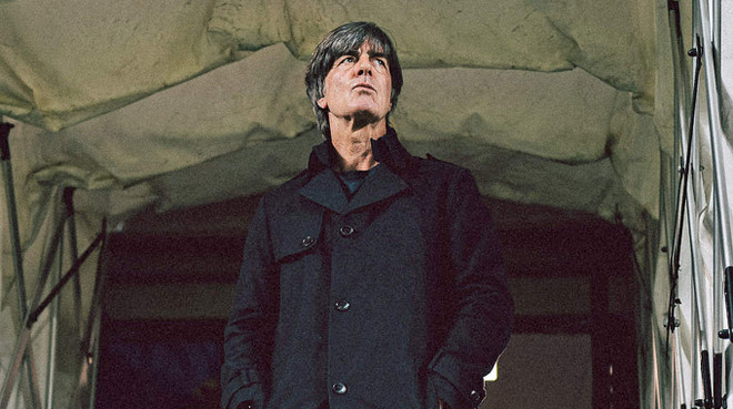  Jogi Löw có đủ cam đảm bước ra khỏi cái bóng của mình hay không? ảnh 1