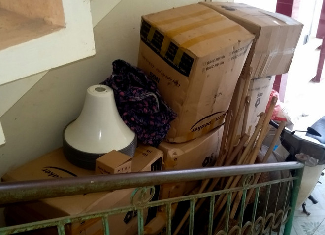 Thiết bị loa phát thanh đang chờ lắp đặt tại UBND xã Minh Hóa, huyện Minh Hóa, Quảng Bình. (Nguồn: Vietnam+) Quảng Bình: Nâng cao hiệu quả của hệ thống phát thanh xã trong dân ảnh 1
