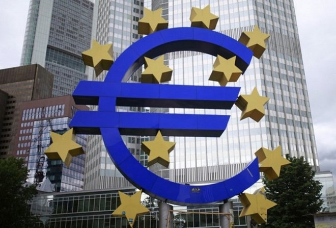 Châu Âu chật vật vì COVID-19, Eurozone có thể rơi vào suy thoái kép ảnh 1