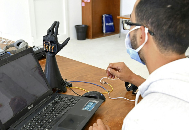 Tunisa phát triển bàn tay nhân tạo bằng công nghệ in 3D ảnh 1