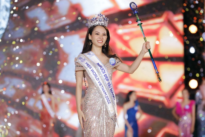 Người đẹp Huỳnh Nguyễn Mai Phương (số báo danh 216) đến từ Đồng Nai đăng quang Hoa hậu Thế giới Việt Nam 2022 - Miss World Vietnam 2022. (Ảnh: TTXVN phát) Huỳnh Nguyễn Mai Phương đăng quang Hoa hậu Thế giới Việt Nam 2022 ảnh 1