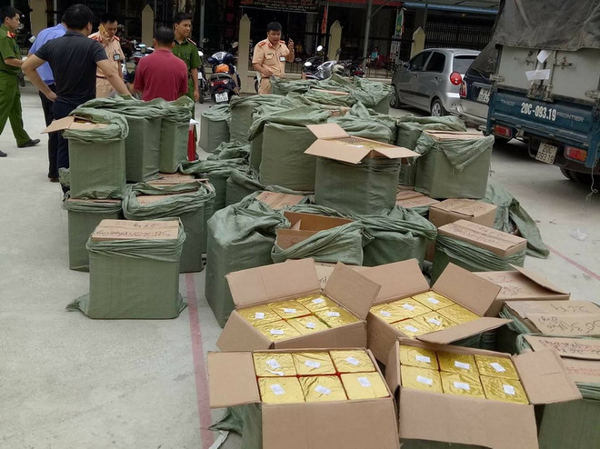 Bắc Kạn bắt giữ một xe tải chở trái phép gần 2.500kg pháo ảnh 1