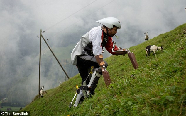 Người đàn ông bỏ cuộc sống ở London để lên núi làm... con dê ảnh 5