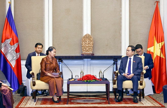 ttxvn_chu tich quoc hoi_tham campuchia 3.jpg