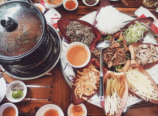 Lẩu thả Phan Thiết. (Nguồn: Phanthietvn) Ẩm thực đặc sắc, hấp dẫn: Hướng đi mới cho du lịch Bình Thuận ảnh 1