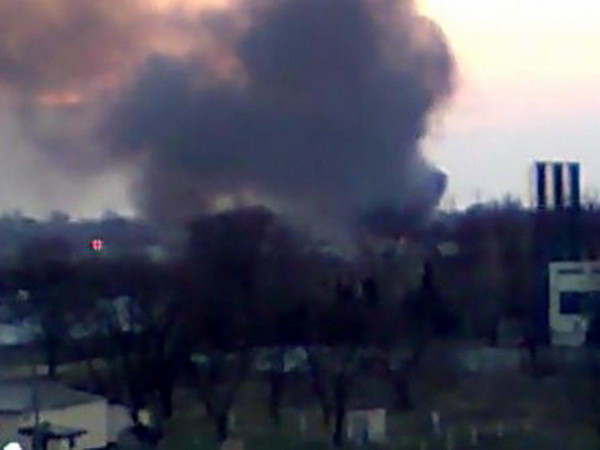 Đám cháy lớn thiêu rụi 5 xe tăng của quân đội Ukraine ảnh 1