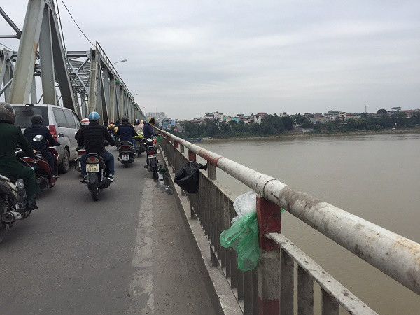 Chưa có thay đổi sau 1 tuần xử phạt hành vi phóng uế bừa bãi ảnh 1