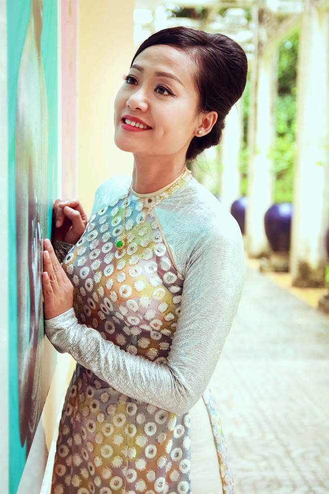 Ngắm Hồng Ánh trong câu chuyện về cô gái Sài Gòn áo dài mơ mộng ảnh 12