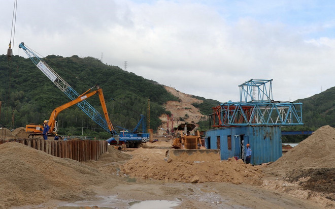 ttxvn_thi cong cao toc.jpg