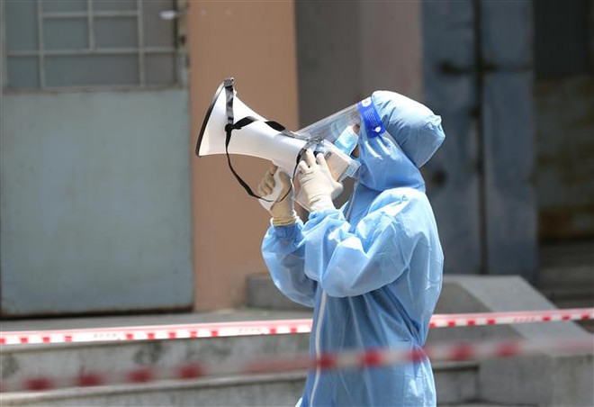 'Không nên coi tất cả người nhiễm SARS-CoV-2 đều là bệnh nhân' ảnh 1